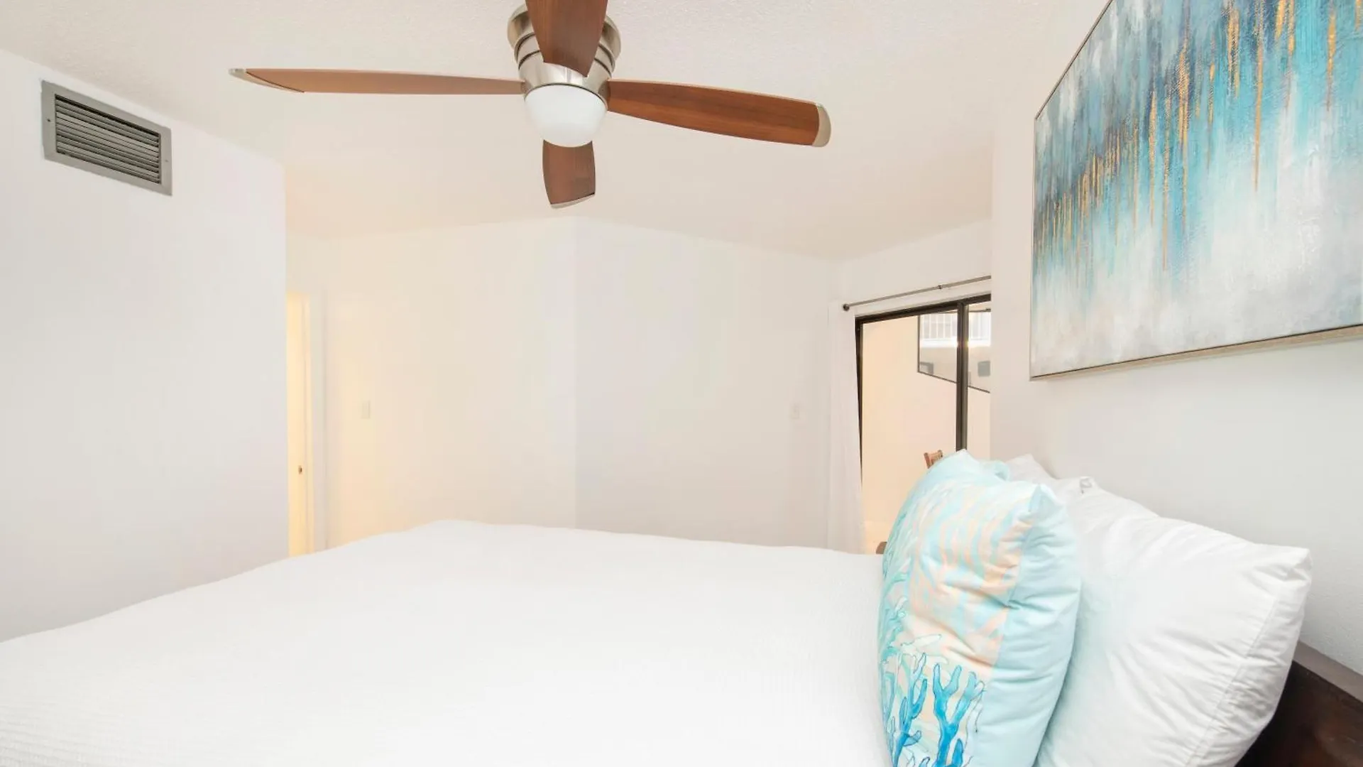 Cayman Reef Resort #52 George Town Feriehus